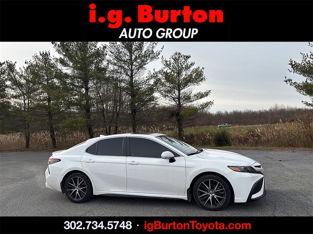 Used 2024 Toyota Camry SE Sedan