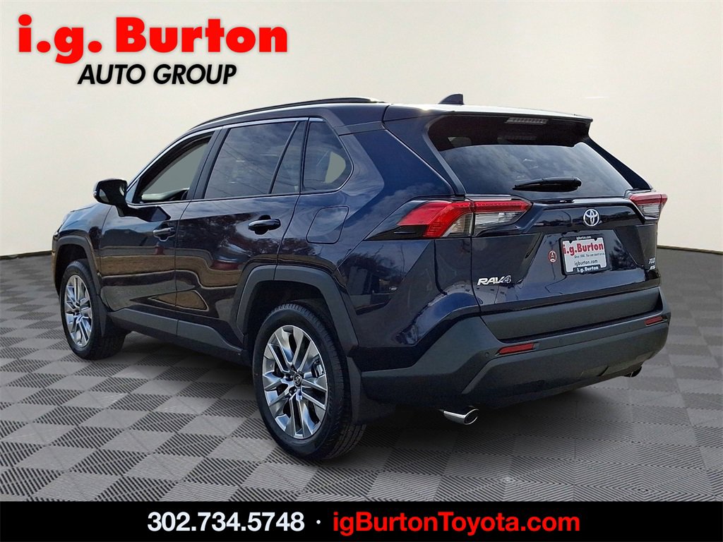 2025 Toyota RAV4 XLE Premium photo 3