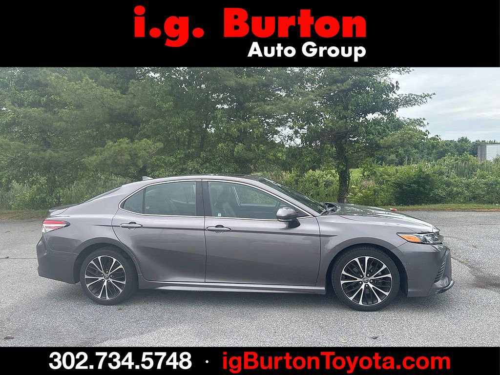 2019 Toyota Camry 2.5 Auto SE's photo