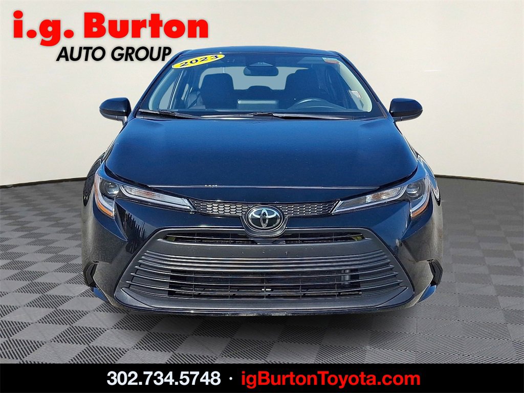 2023 Toyota Corolla LE photo 2