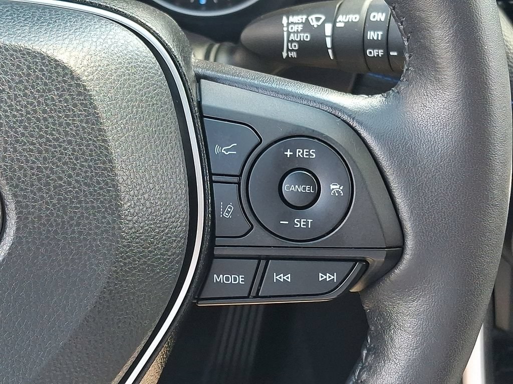 2022 Toyota RAV4 SE - Photo 23