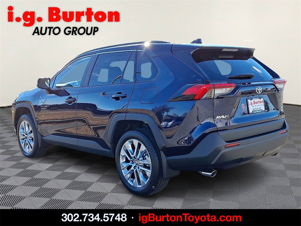 2025 Toyota RAV4 XLE Premium photo 3