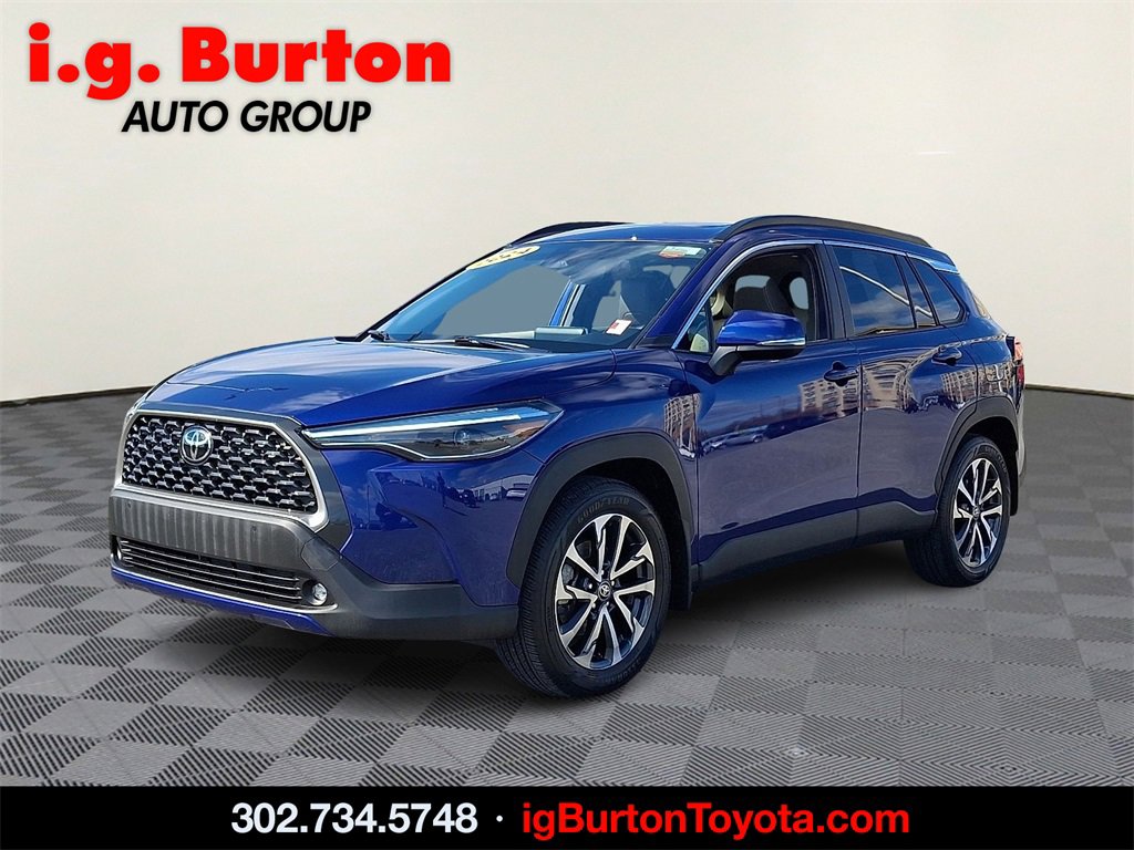 2024 Toyota Corolla Cross XLE photo 3