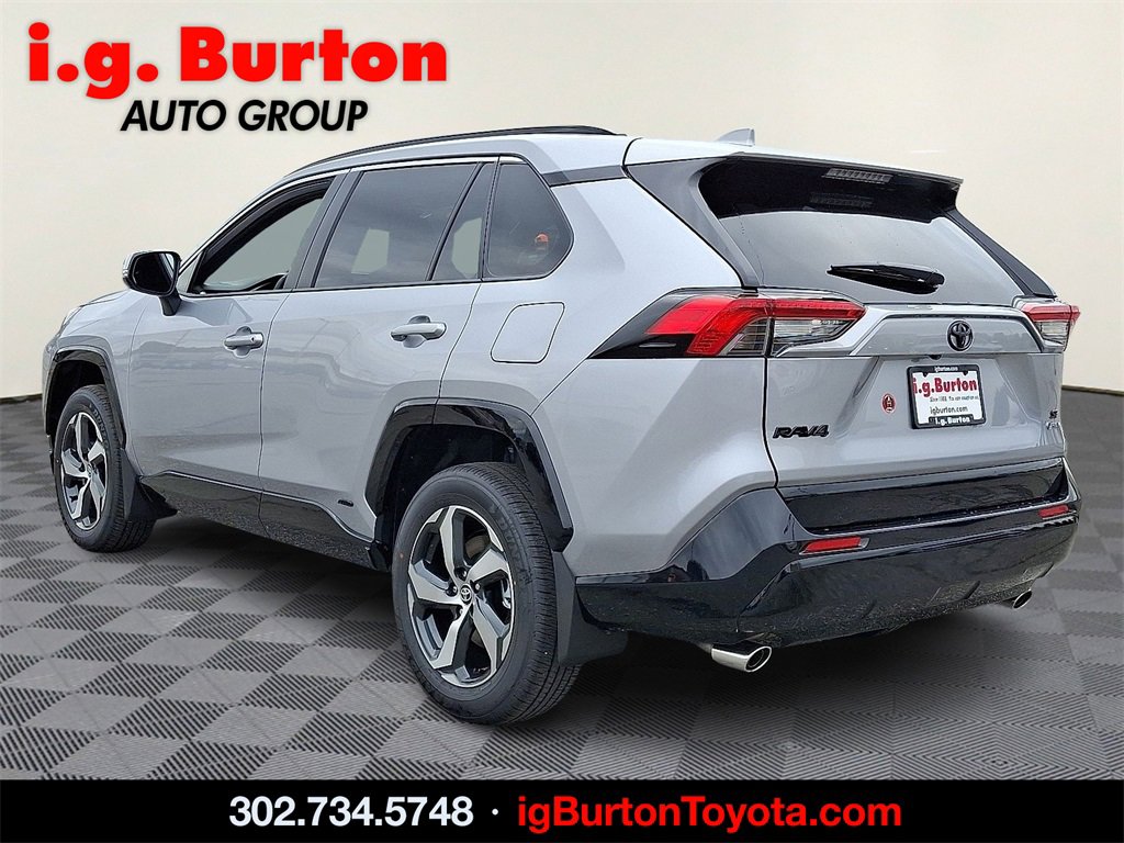 2025 Toyota RAV4 Hybrid SE photo 2