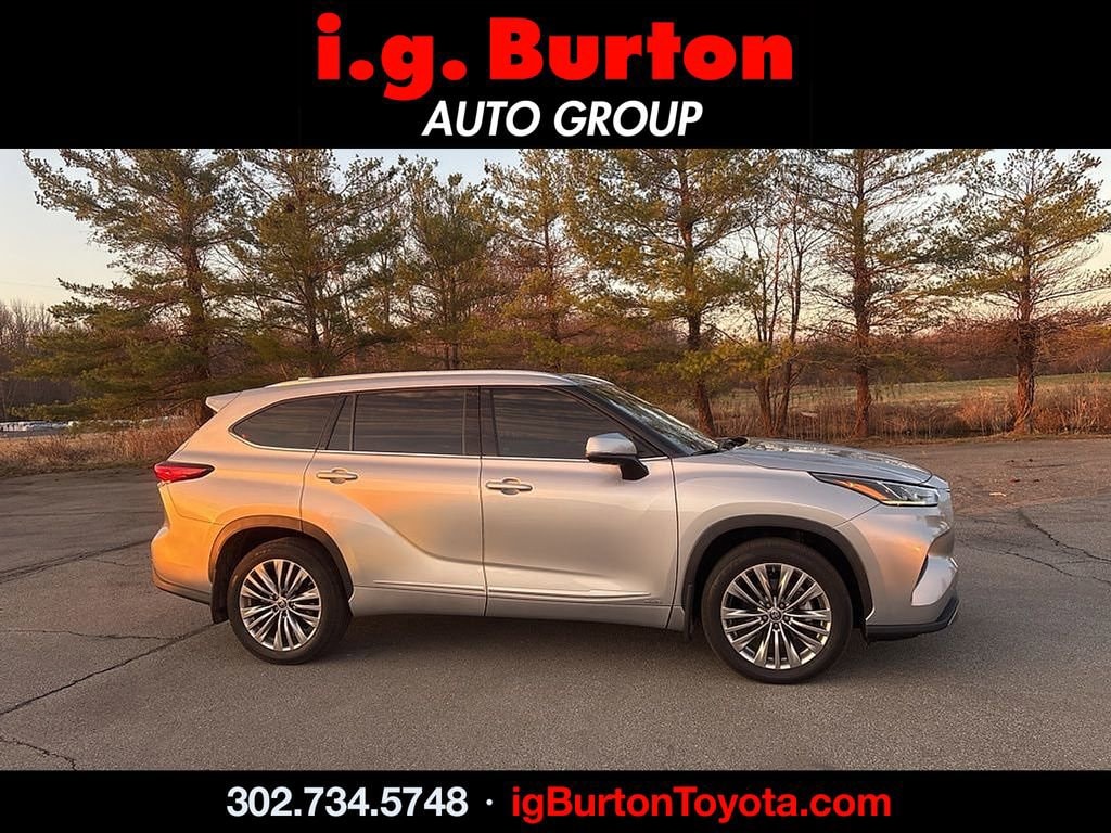 Used 2022 Toyota Highlander Hybrid Hybrid Platinum SUV
