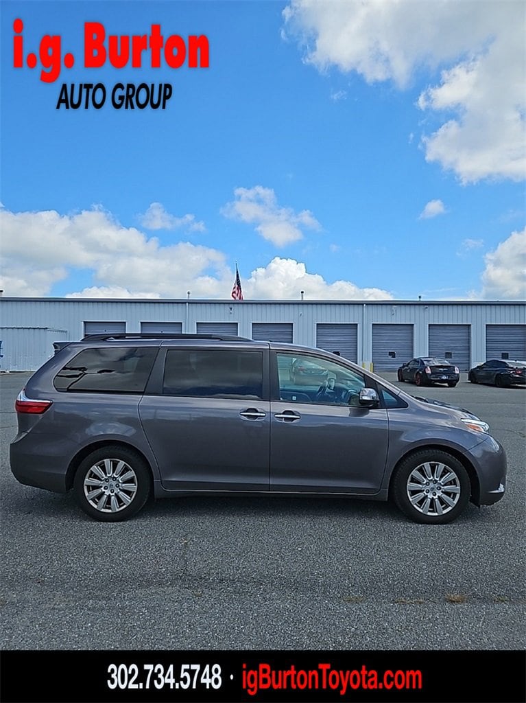 Used 2017 Toyota Sienna Limited Premium with VIN 5TDYZ3DC6HS794543 for sale in Dover, DE