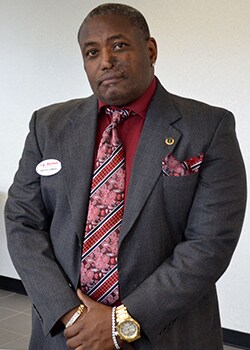 Staff member Keith Lomax from ID_50044298debe