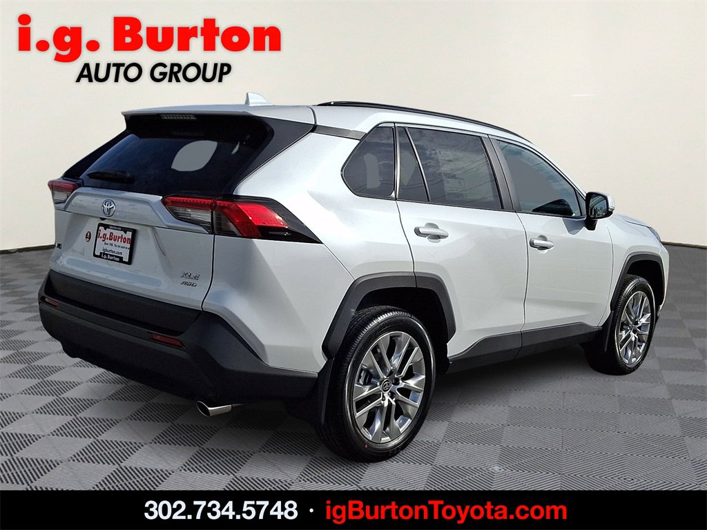 2025 Toyota RAV4 XLE Premium photo 3