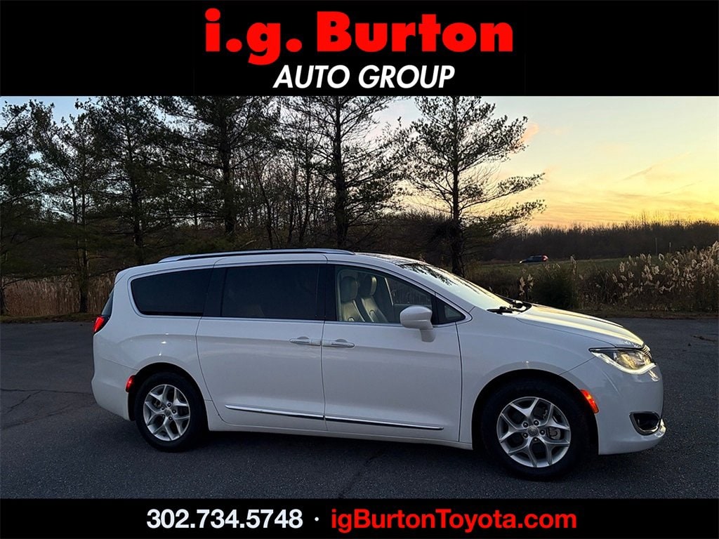 Used 2018 Chrysler Pacifica Touring L Van