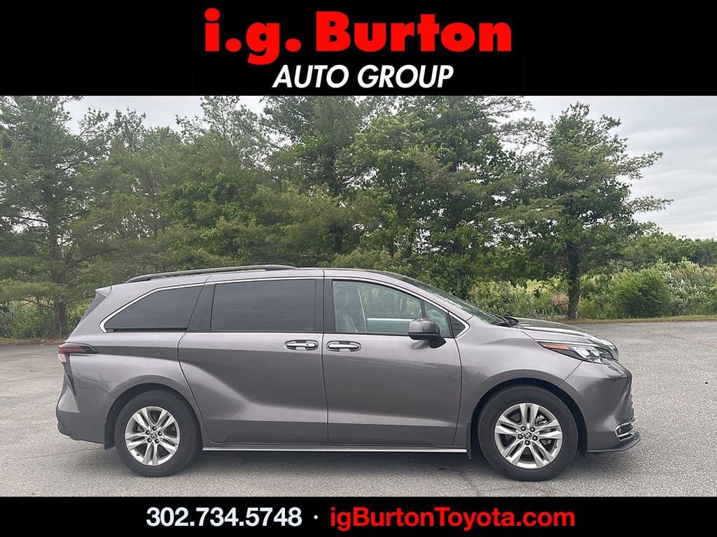 2024 Toyota Sienna XLE 7-Passenger Hybrid AWD's photo
