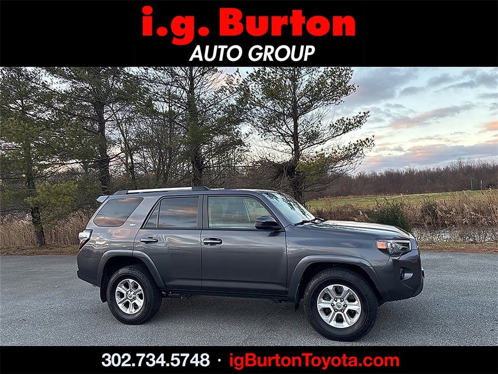 2019 Toyota 4Runner SR5's photo