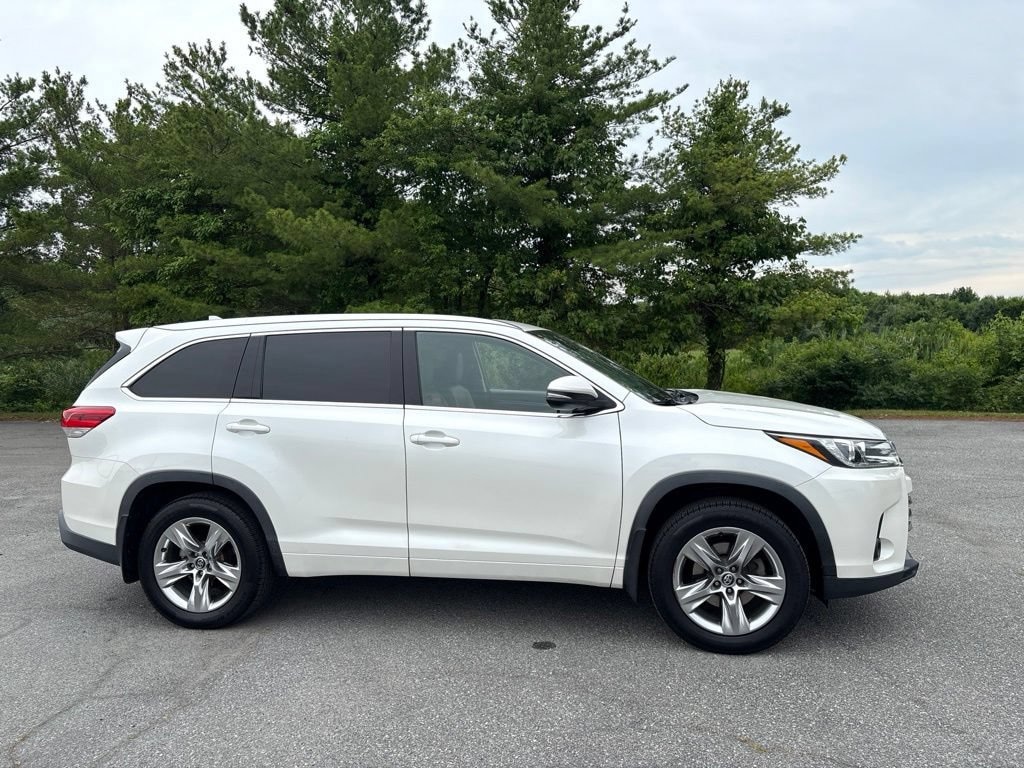 Used 2018 Toyota Highlander Limited SUV