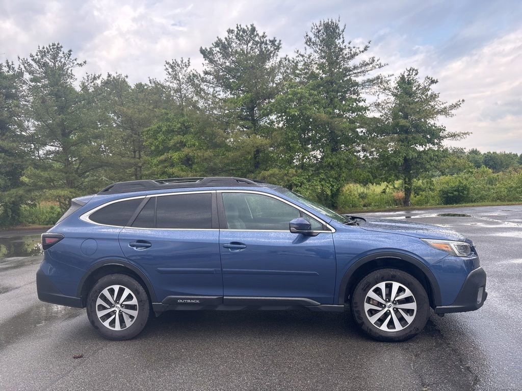 2020 Subaru Outback Premium's photo