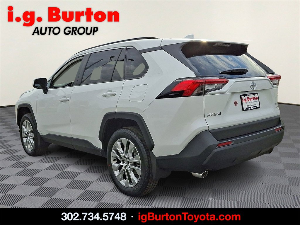 2025 Toyota RAV4 XLE Premium photo 3