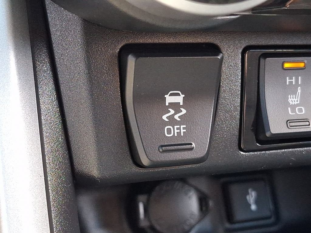 2022 Toyota RAV4 SE - Photo 28