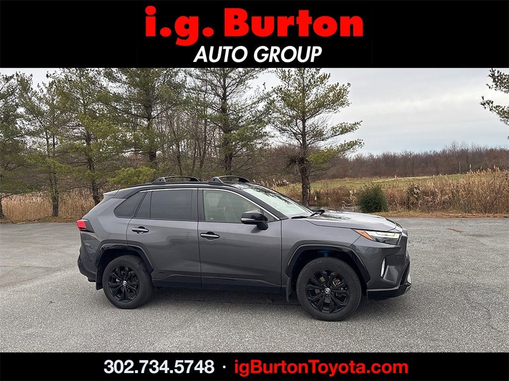 2023 Toyota RAV4 XSE's photo