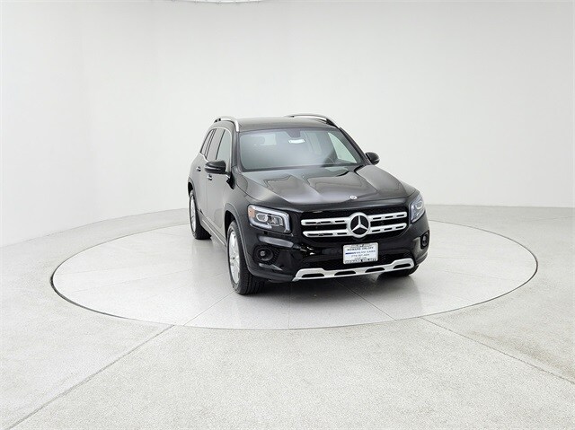 Used 2021 Mercedes-Benz GLB Base with VIN W1N4M4HB1MW129234 for sale in Chicago, IL