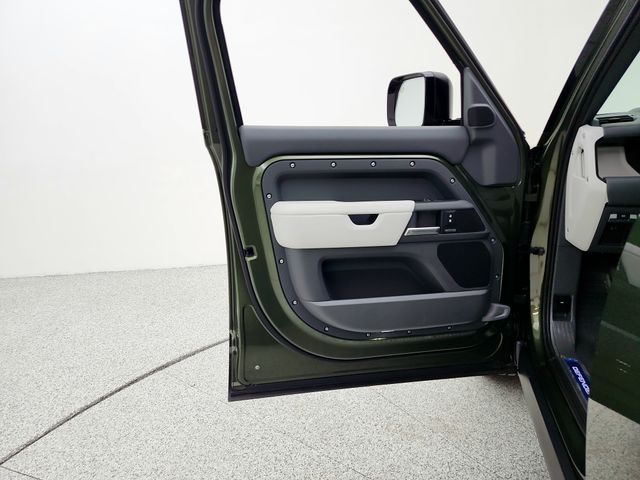 2026 Land Rover Defender X-Dynamic SE - Photo 26