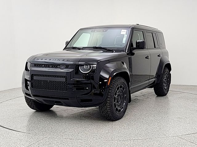 2026 Land Rover Defender 110 OCTA Black P635's photo