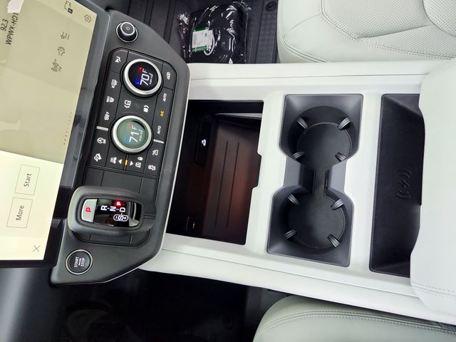 2026 Land Rover Defender X-Dynamic SE - Photo 25