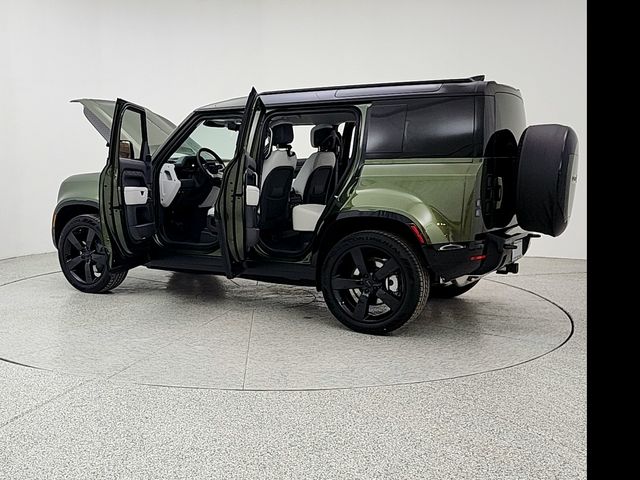 2026 Land Rover Defender X-Dynamic SE - Photo 12