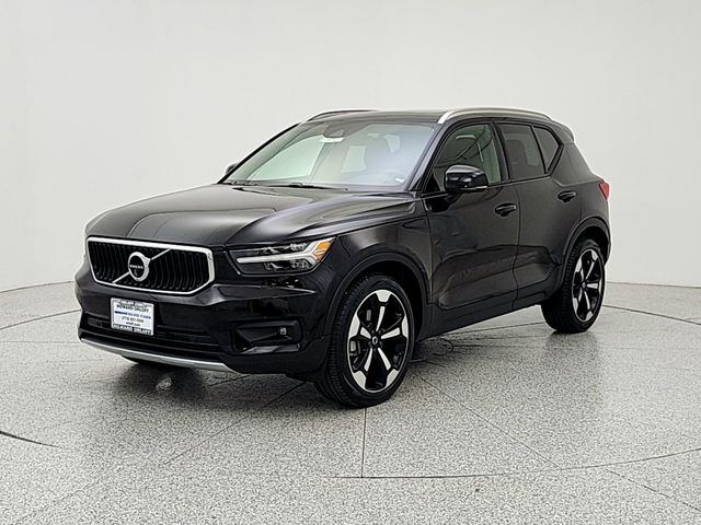 2020 Volvo XC40 Momentum
