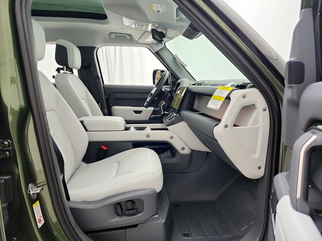 2026 Land Rover Defender X-Dynamic SE - Photo 18