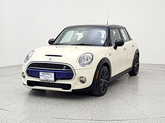 2015 MINI Cooper S 4 Door's photo