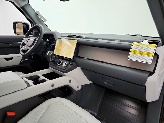 2026 Land Rover Defender X-Dynamic SE - Photo 17