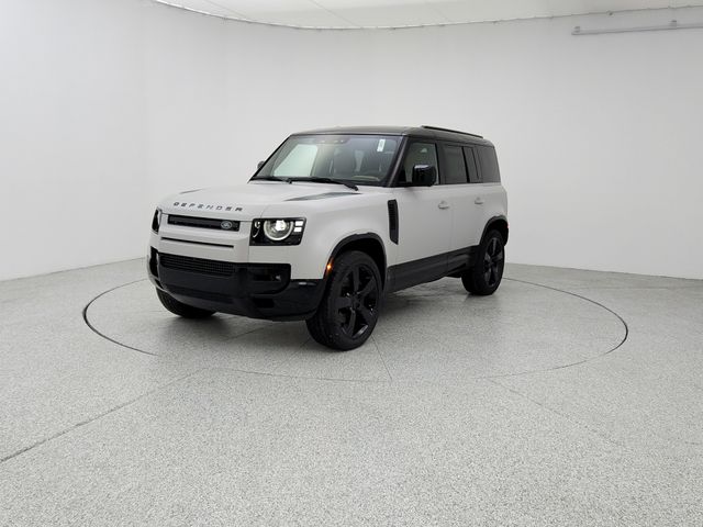 2026 Land Rover Defender X-Dynamic SE's photo