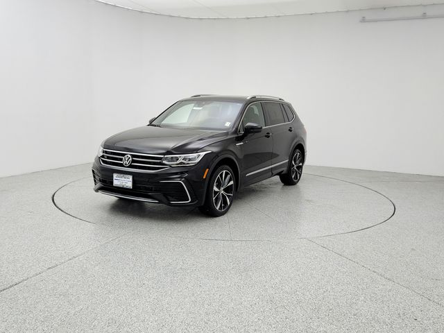 2024 Volkswagen Tiguan SEL R-LINE's photo