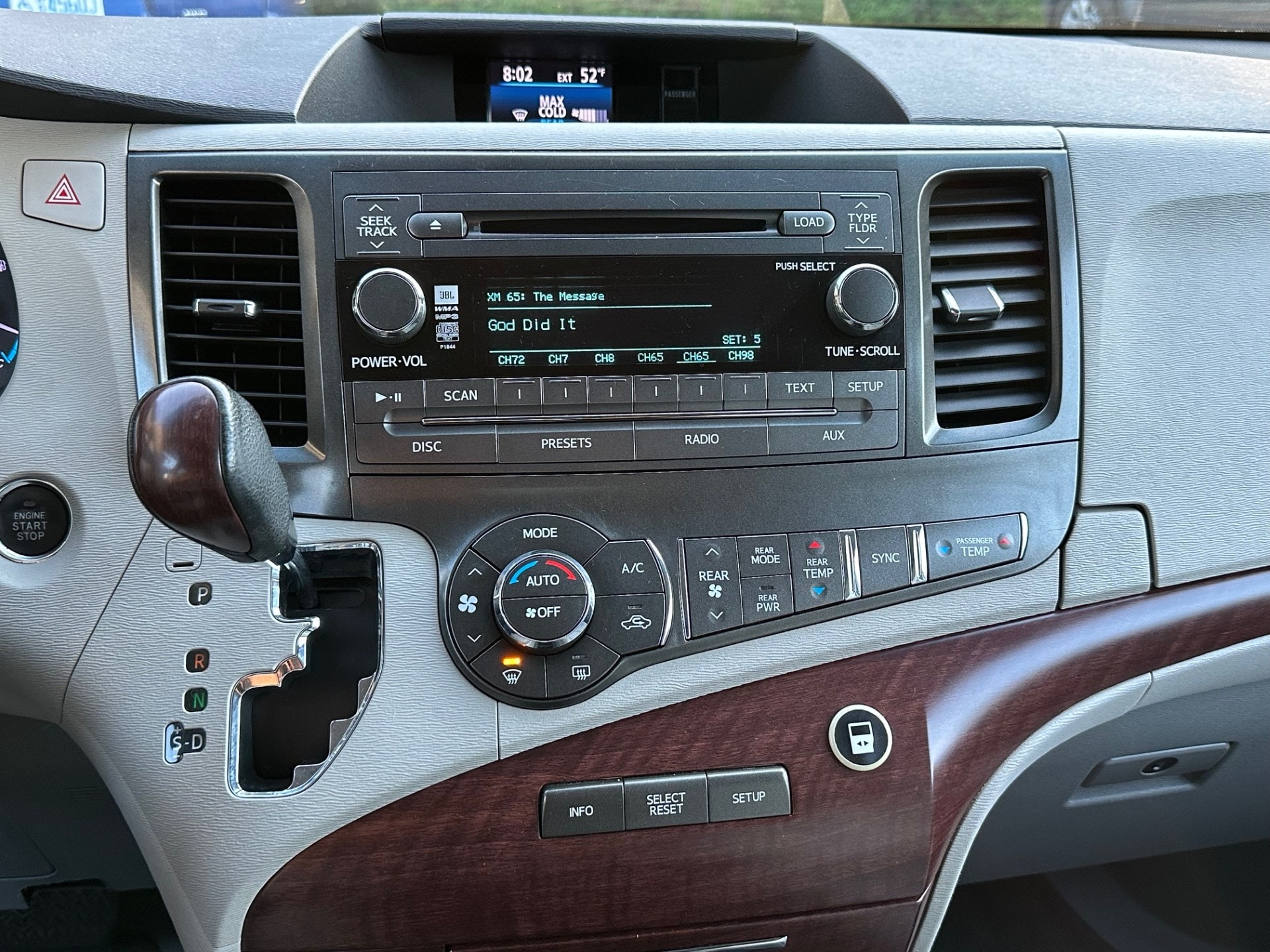 2013 Toyota Sienna XLE - Photo 15