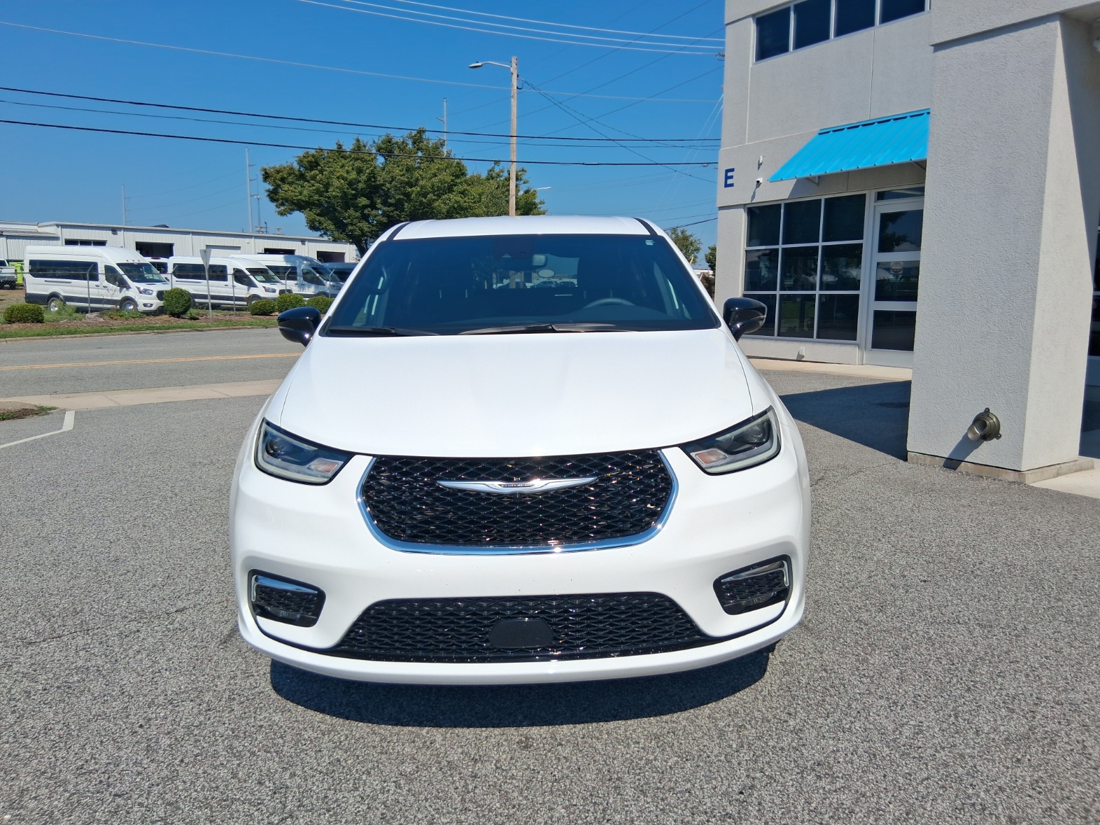 2024 Chrysler Pacifica Touring Van Passenger Van