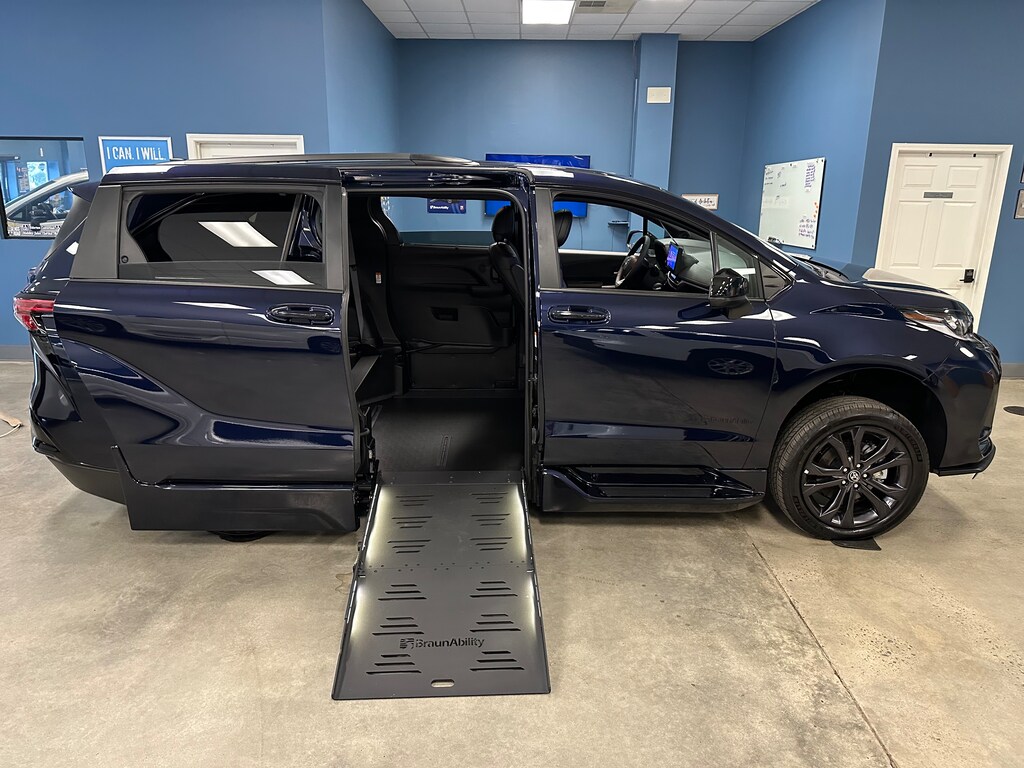 New 2026 Toyota Sienna XSE 7 Passenger Van Passenger Van