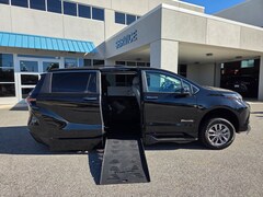 2025 Toyota Sienna XLE 8 Passenger Van Passenger Van