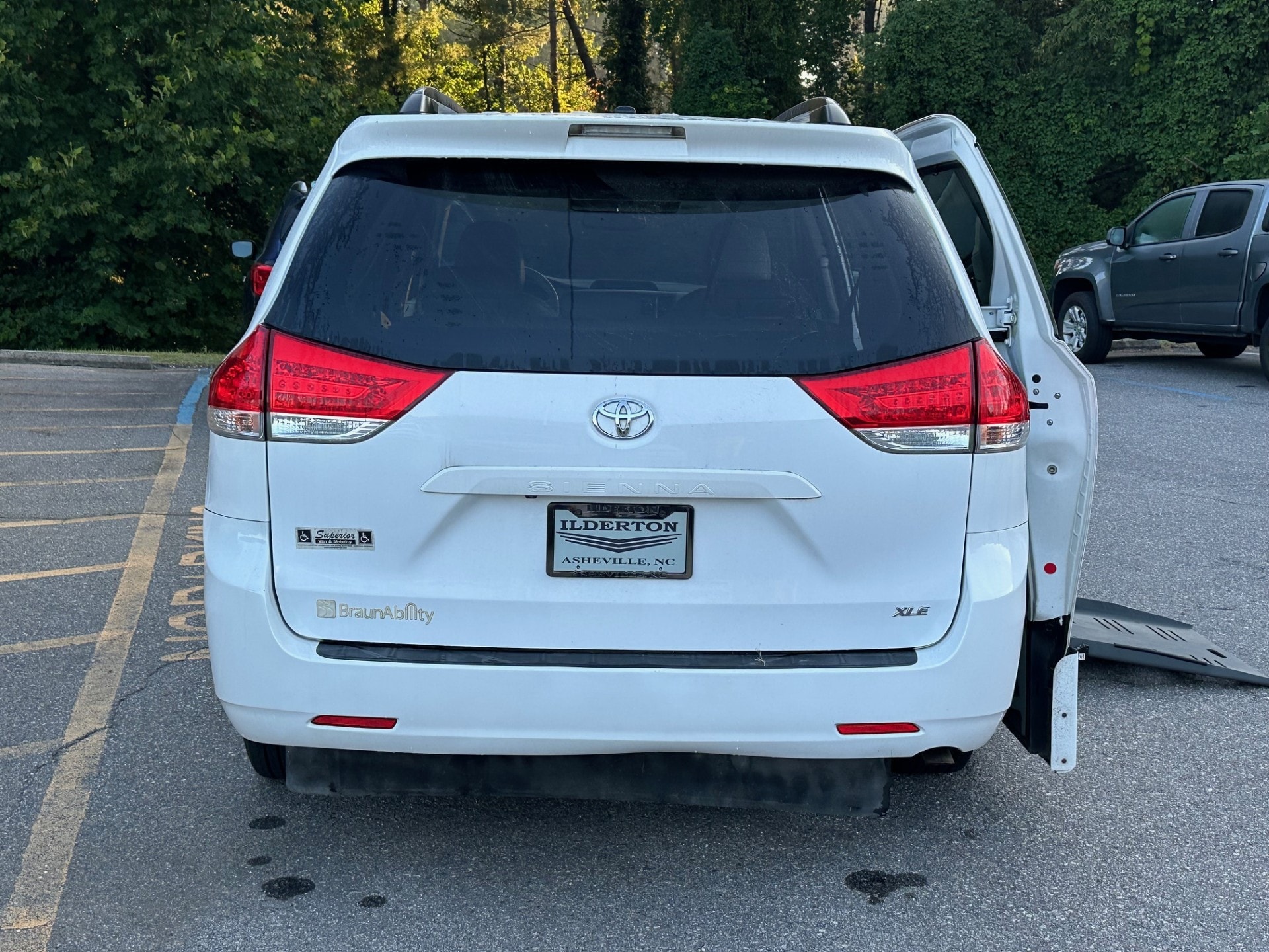 2013 Toyota Sienna XLE - Photo 7