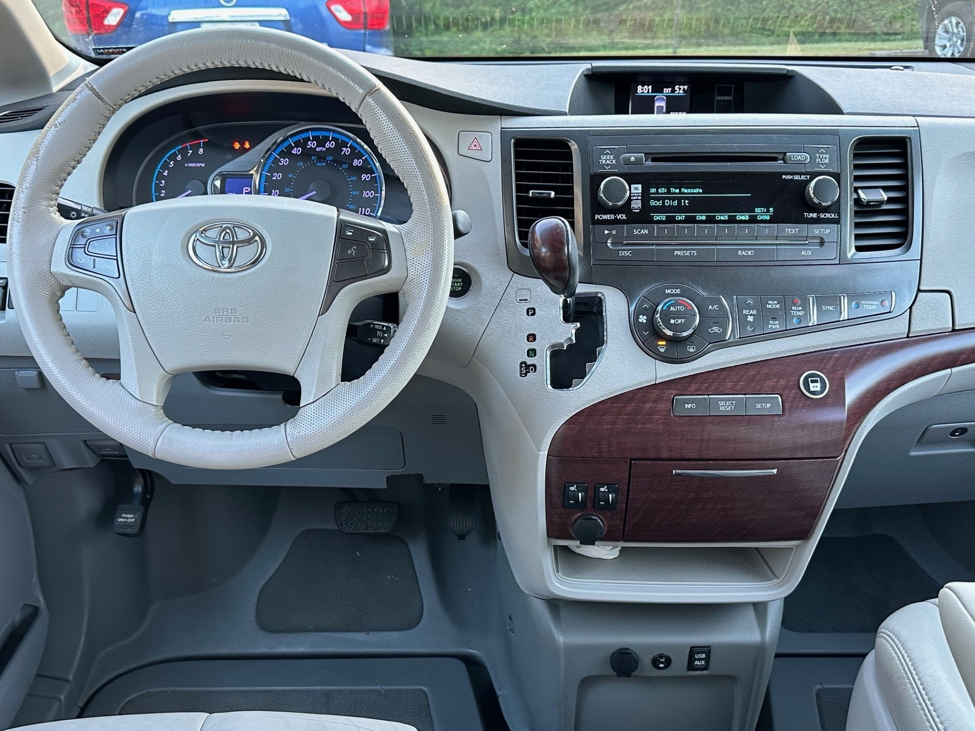 2013 Toyota Sienna XLE - Photo 12