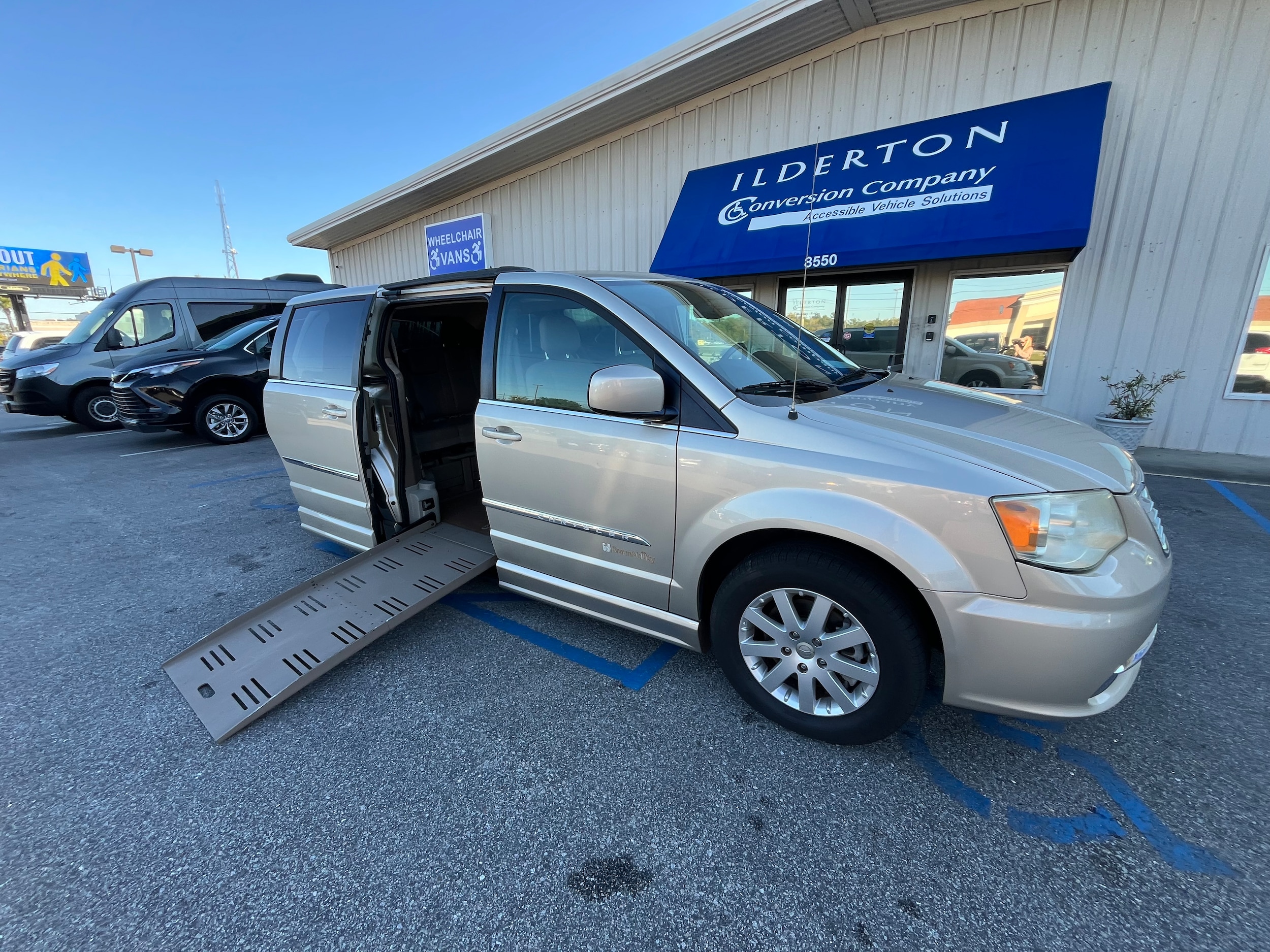 2013 Chrysler Town & Country Touring