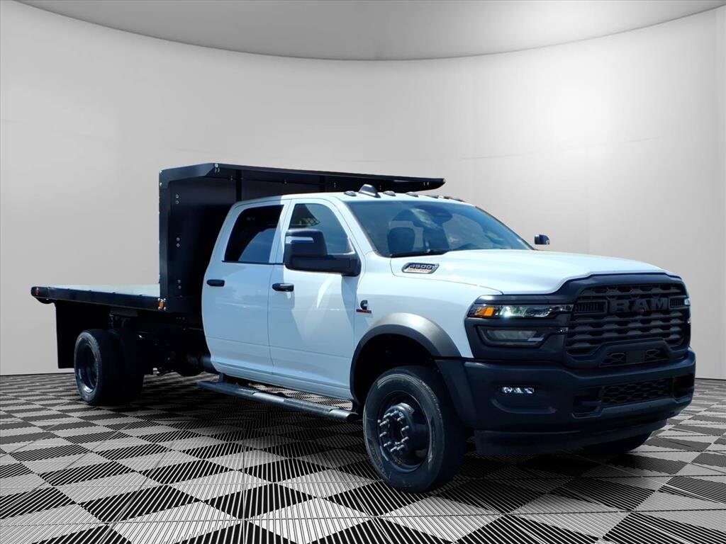 New 2026 Ram 4500 Chassis Cab TRADESMAN CREW 4X4 84' CA Pickup