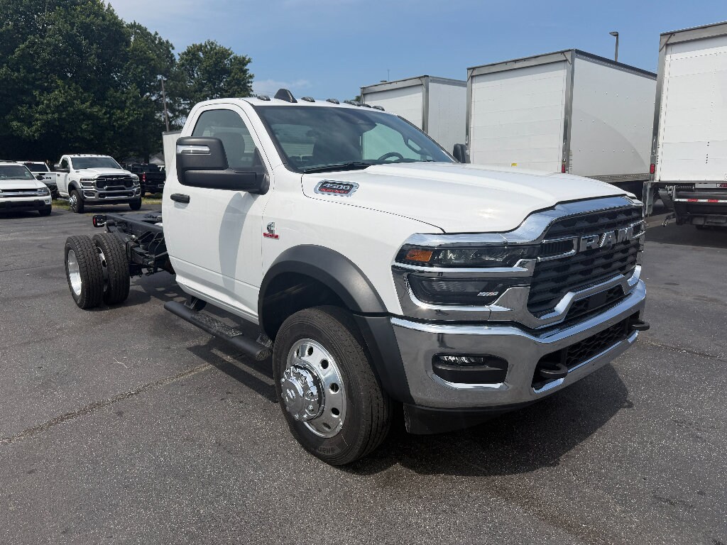 New 2026 Ram 4500 Chassis Cab TRADESMAN REGULAR 4X4 84' CA Pickup
