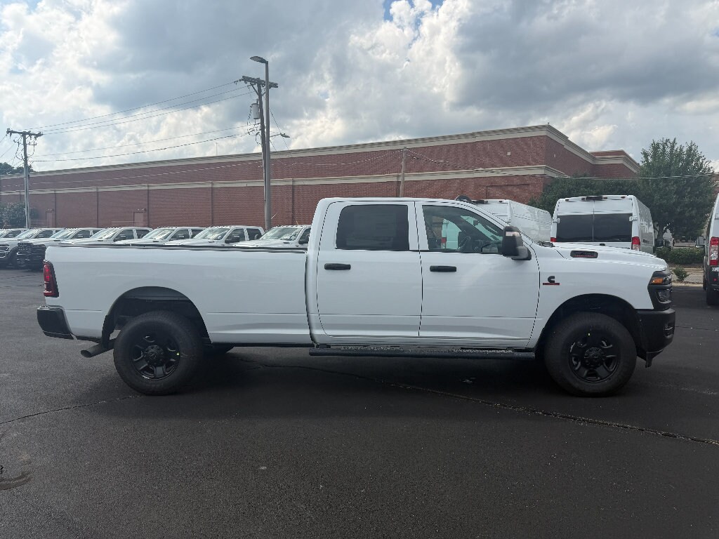 New 2026 Ram 3500 TRADESMAN CREW CAB 4X4 8' BOX Pickup