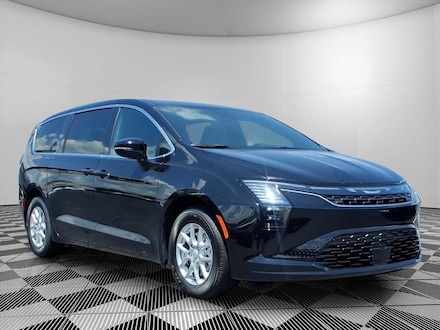 2027 Chrysler Pacifica SELECT Passenger Van