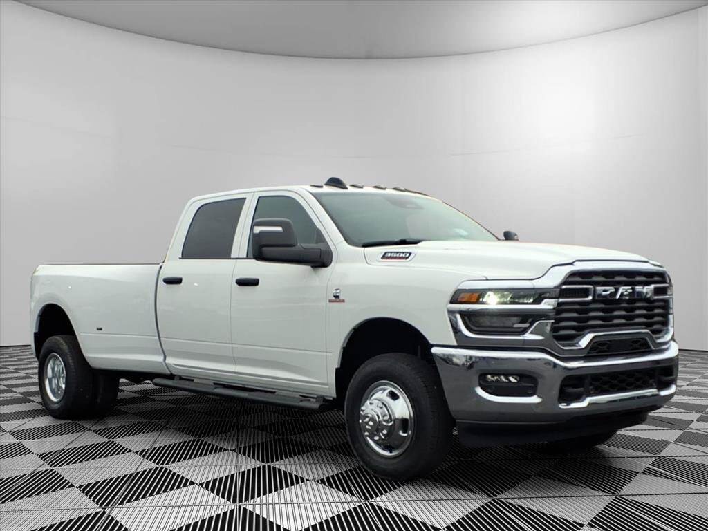 New 2026 Ram 3500 TRADESMAN CREW CAB 4X4 8' BOX Pickup