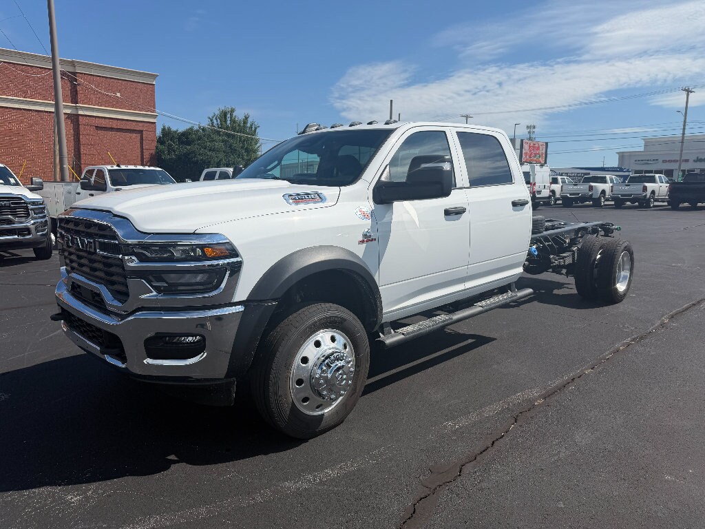 New 2026 Ram 4500 Chassis Cab TRADESMAN CREW 4X4 84' CA Pickup