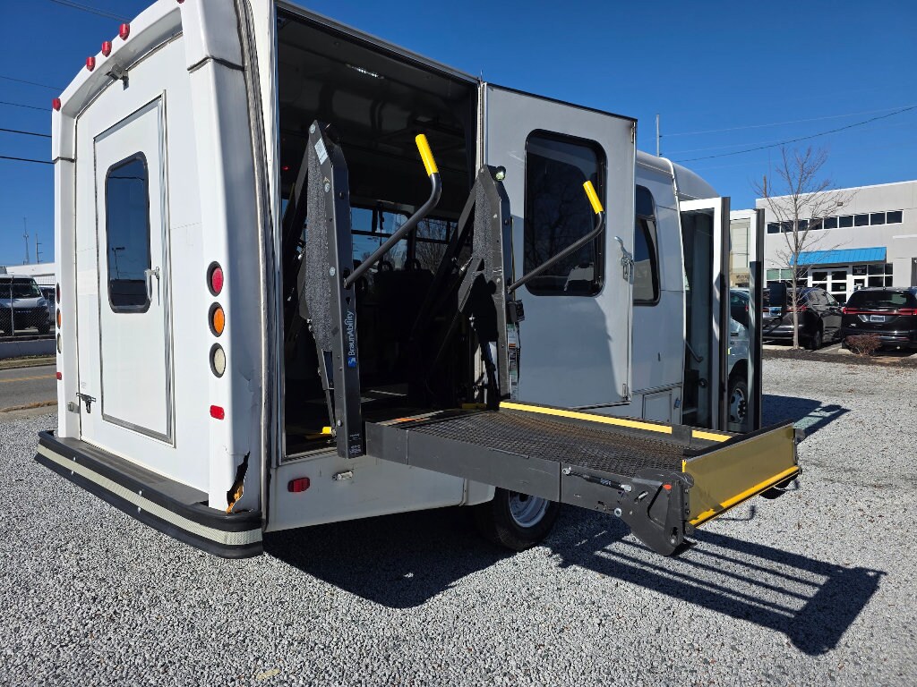 Used 2015 Ford E-350 Cutaway Base Truck