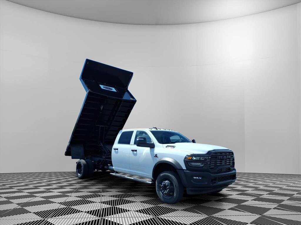 New 2026 Ram 4500 Chassis Cab TRADESMAN CREW 4X4 84' CA Pickup