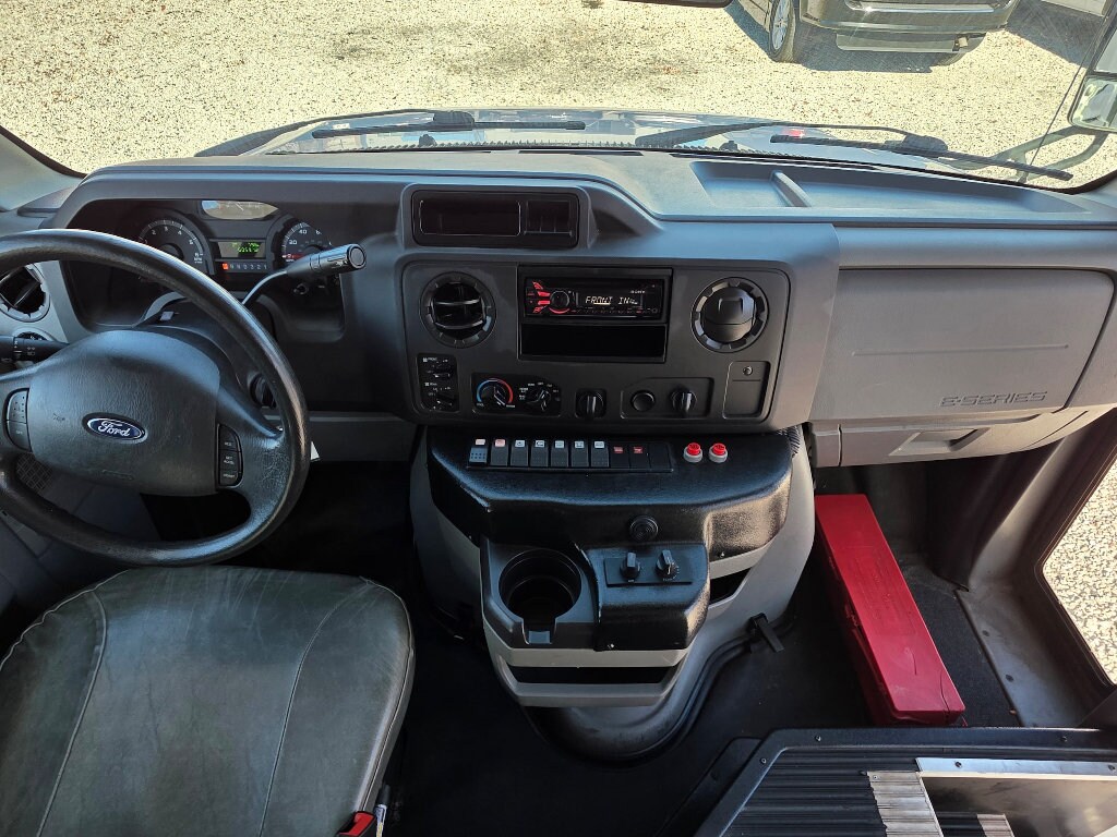 Used 2015 Ford E-350 Cutaway Base Truck