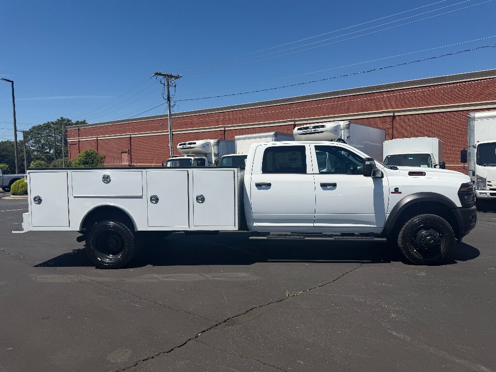 New 2026 Ram 5500 Chassis Cab TRADESMAN CREW 4X4 84' CA Pickup