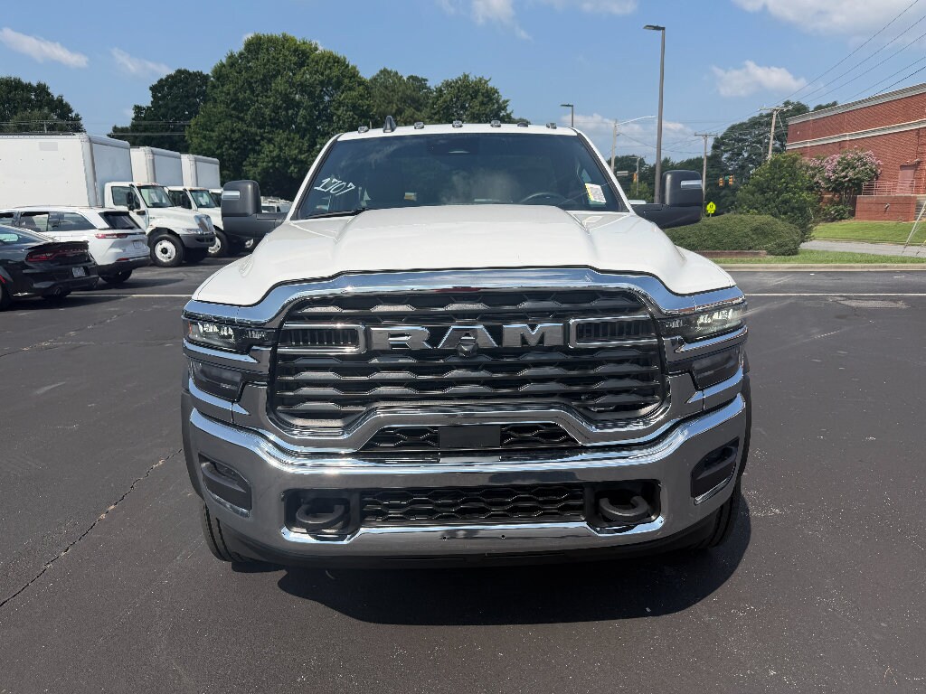 New 2026 Ram 5500 Chassis Cab TRADESMAN REGULAR 4X4 120' CA Pickup