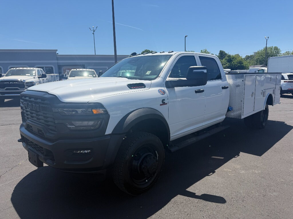 New 2026 Ram 5500 Chassis Cab TRADESMAN CREW 4X4 84' CA Pickup